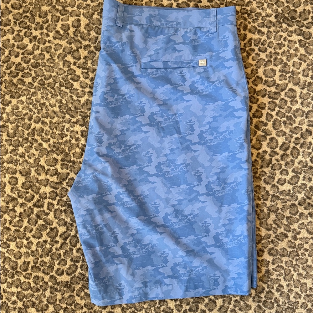 Peter Millar Shorts Mens SZ 42 Camo Blue Flat Front Casual Outdoors/golf shorts - Picture 6 of 7
